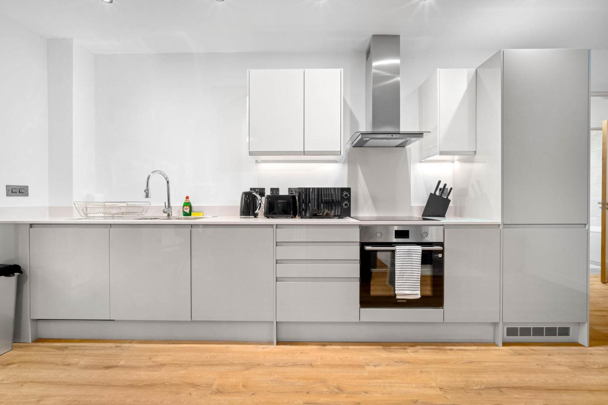 Stylish New 2-bed In Jq Apartment Birmingham