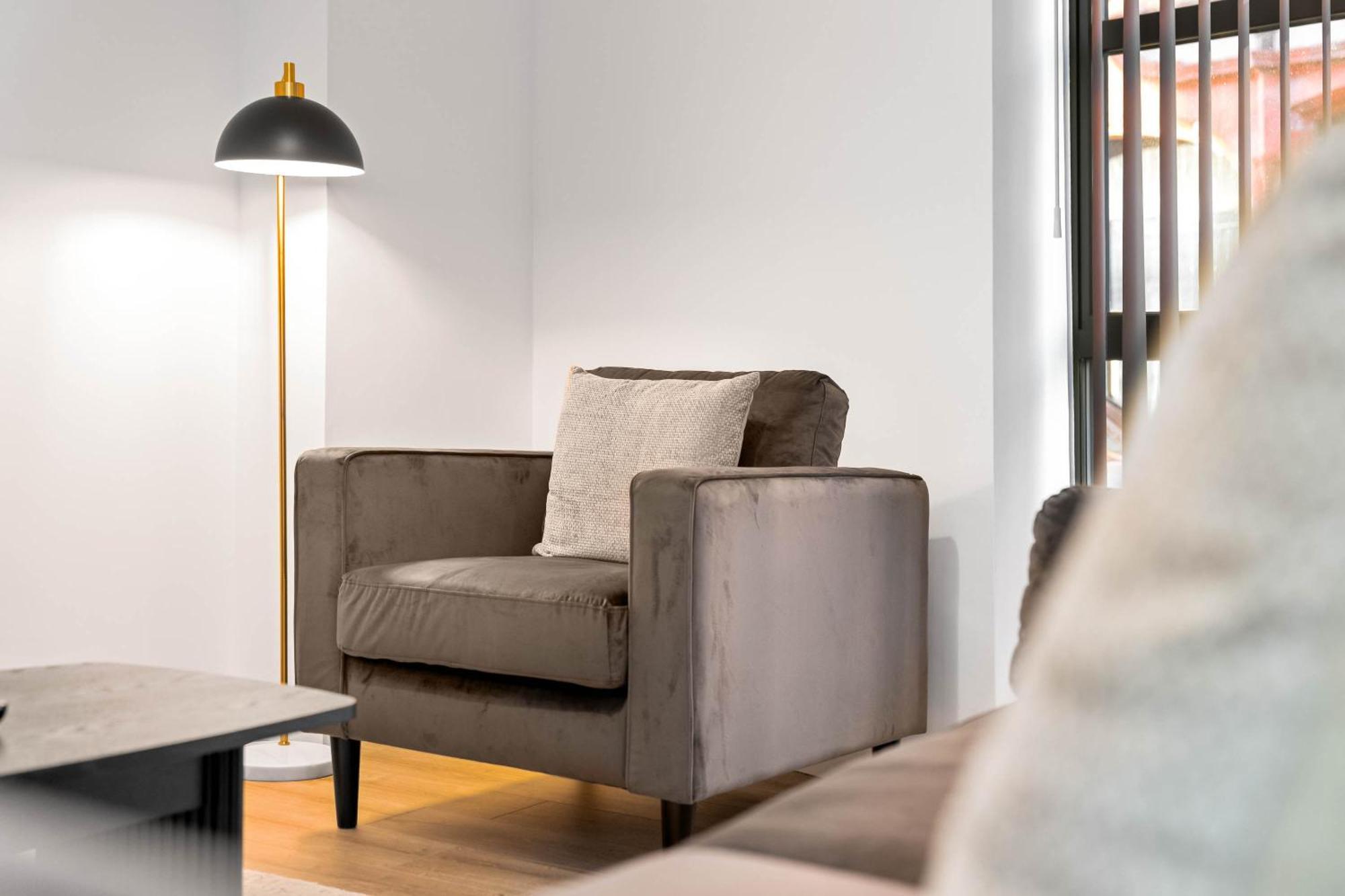 Stylish New 2-bed In Jq Apartment *