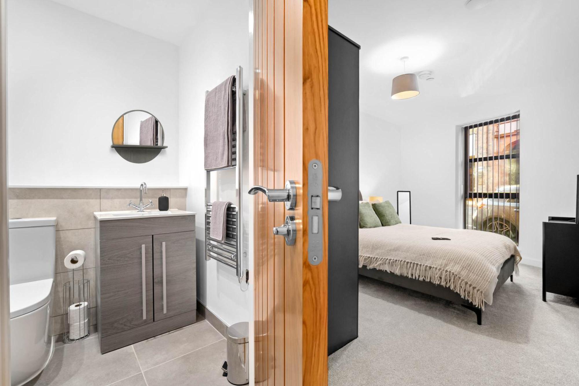 Stylish New 2-bed In Jq